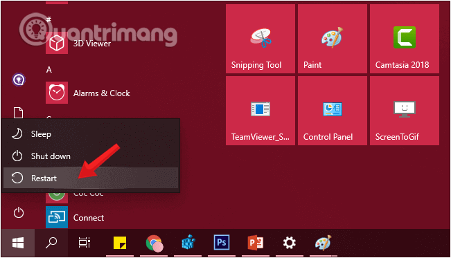 Giữ Shift trên bàn phím đồng thời nhấp chọn Restart