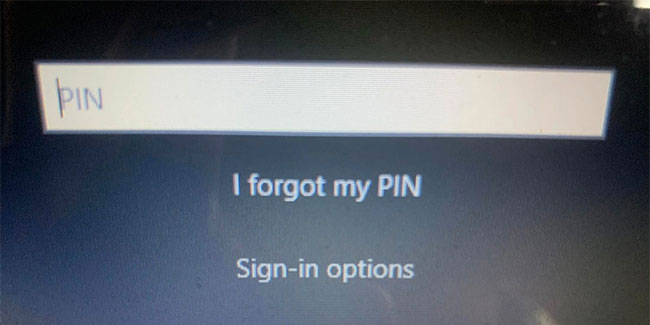 Nhấp vào I forgot my PIN trong màn hình chính của Windows