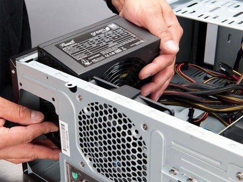 Bộ nguồn là một thành phần không kém quan trọng bên trong máy tính.