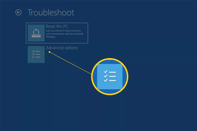 Chọn Troubleshoot > Advanced options