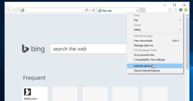 chọn Internet Options.