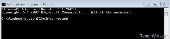 Trên cửa sổ Command Prompt, bạn nhập slmgr /rearm vào đó rồi nhấn Enter