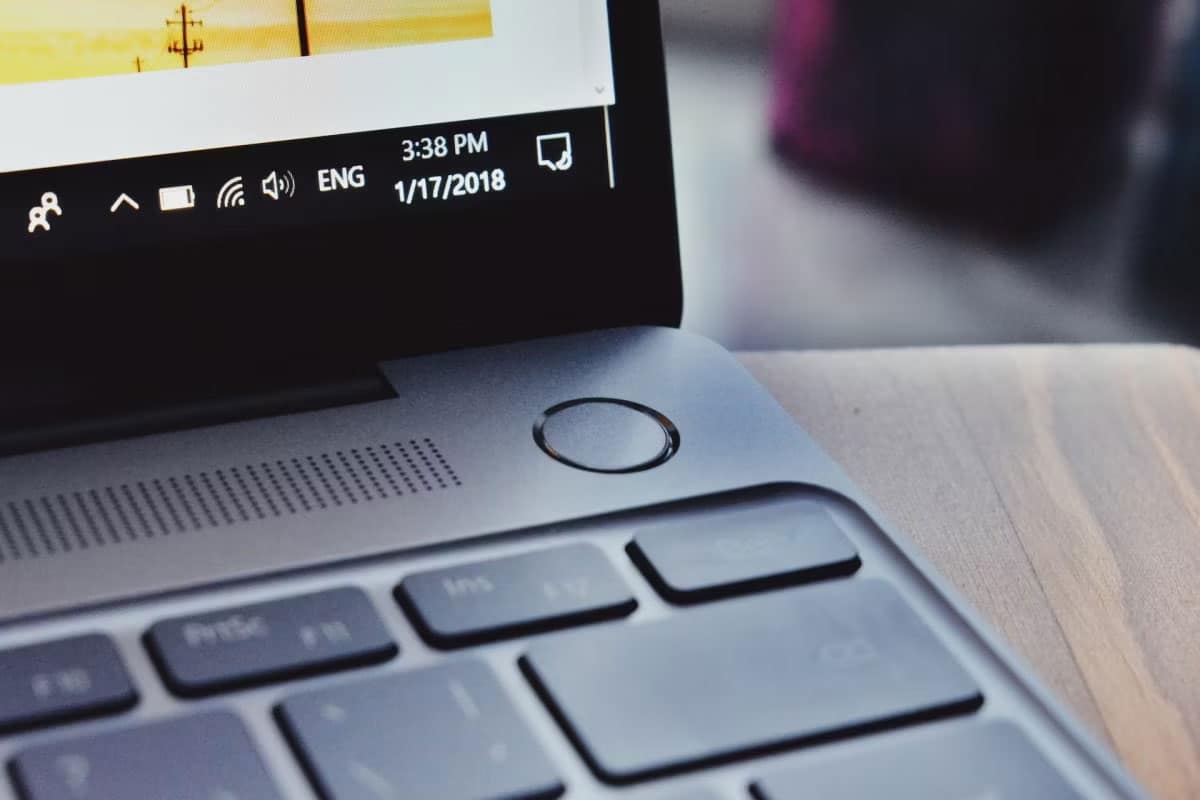 Nút nguồn của laptop