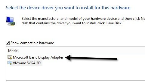 chọn Microsoft Basic Display Adapter