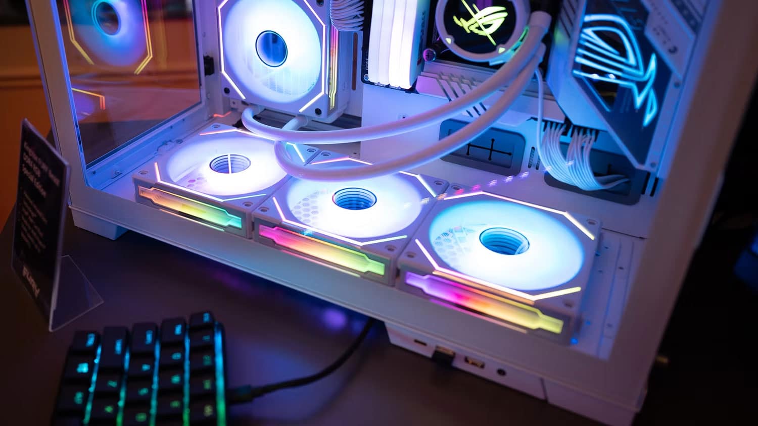 quat-pc-chay-o-toc-do-toi-da-4 Quạt RGB trong PC chơi game