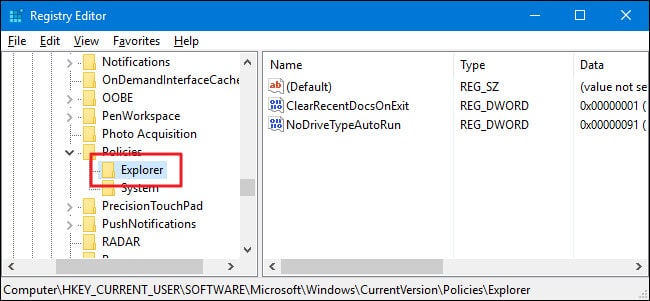 Trên cửa sổ Registry Editor